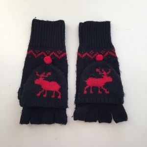 📌 A&F Women’s Reindeer Gloves